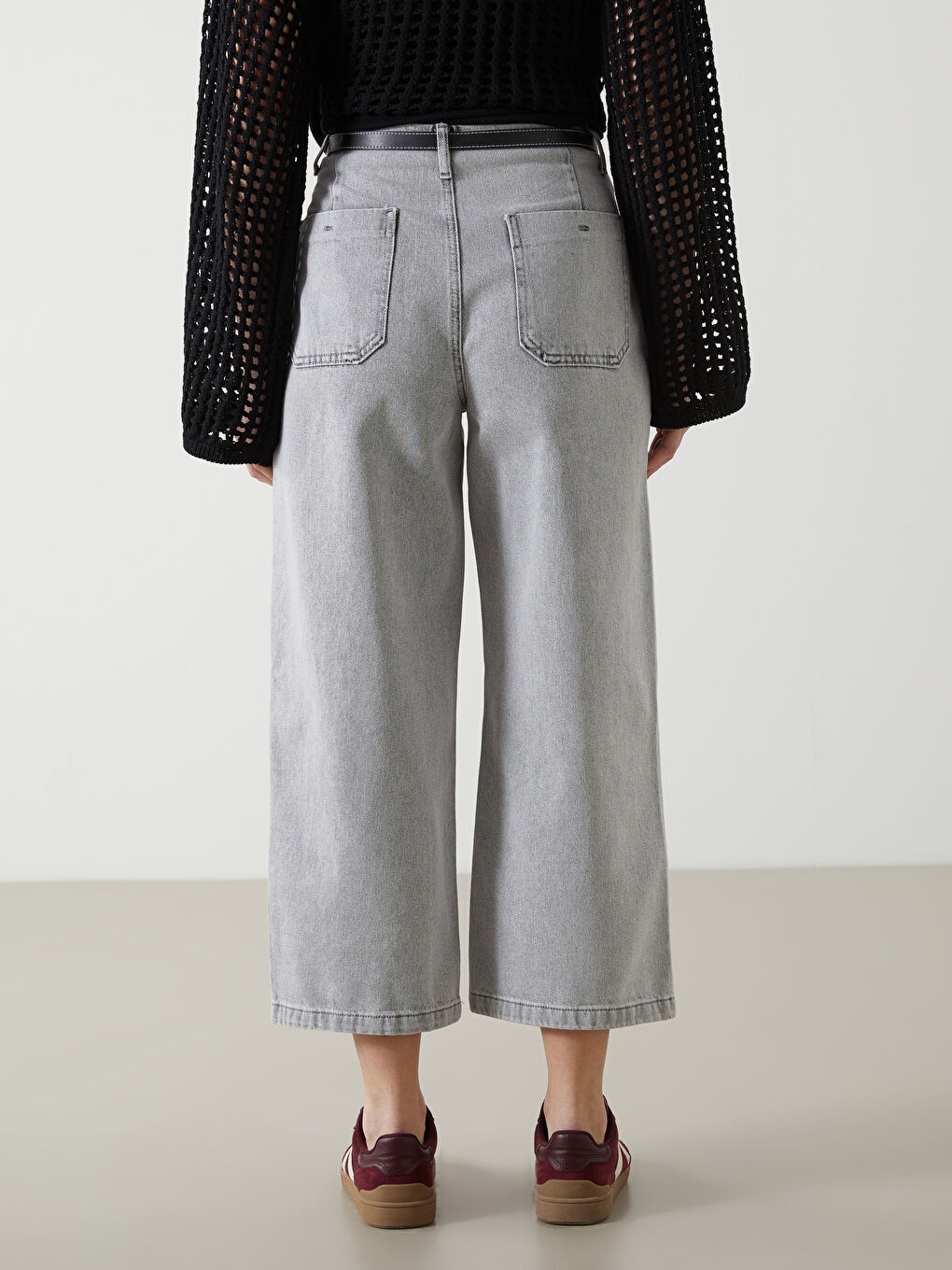 Gri Beli Kemerli Wideleg Kadın Jean Pantolon-4