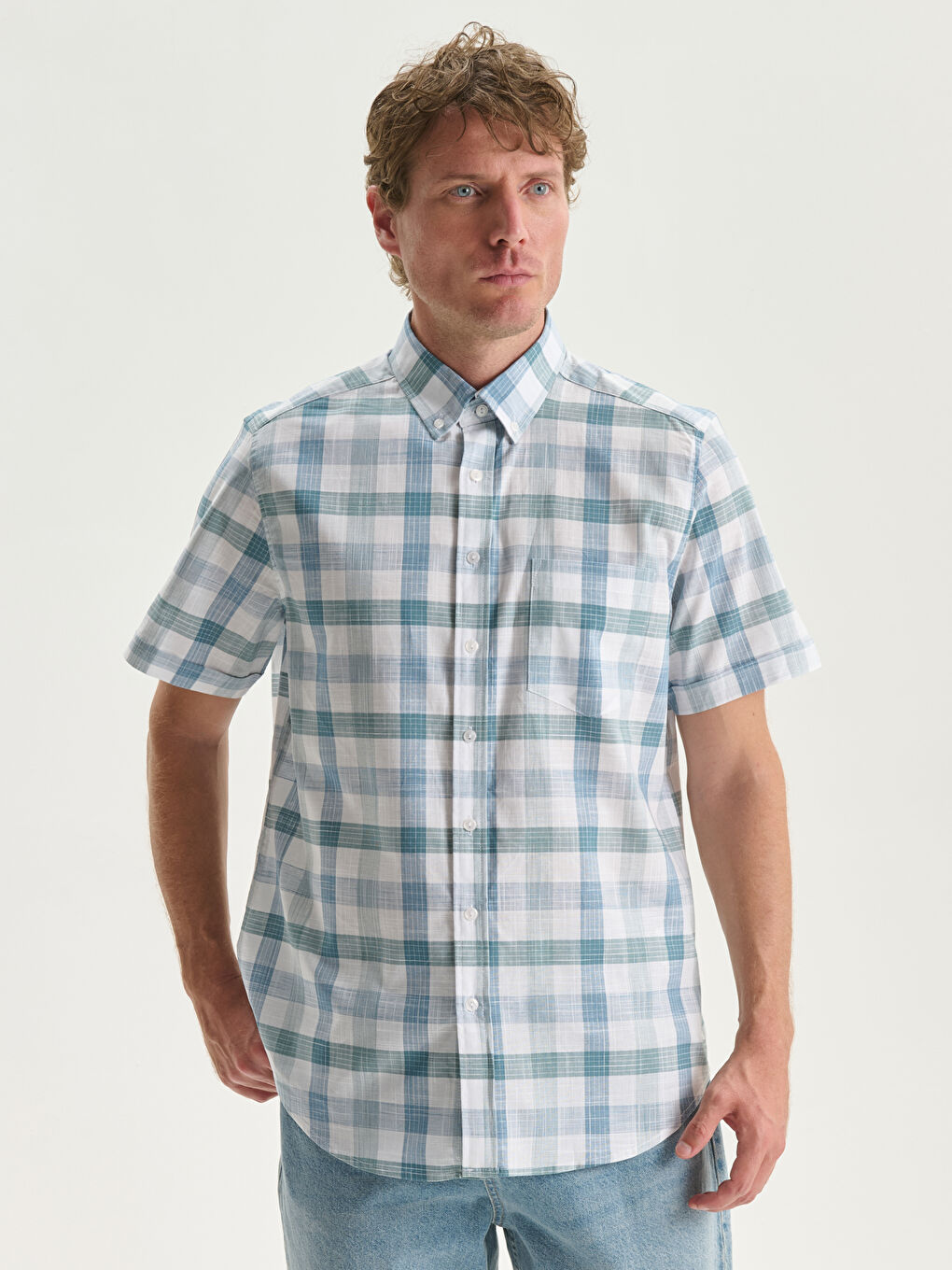 LCWAIKIKI Classic Standardni kroj Kratki rukav Karirani dezen Poplin Muška košulja -S5HD05Z8-LME