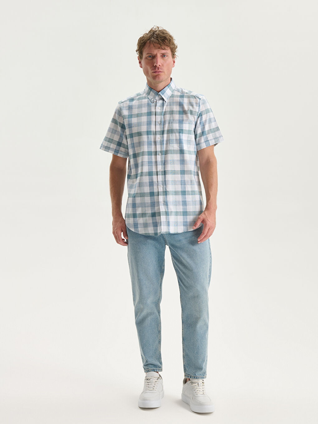 LCWAIKIKI Classic Standardni kroj Kratki rukav Karirani dezen Poplin Muška košulja -S5HD05Z8-LME