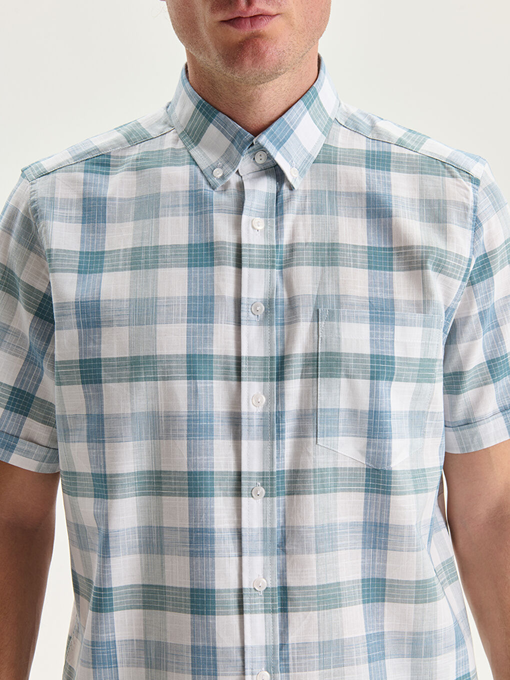 LCWAIKIKI Classic Standardni kroj Kratki rukav Karirani dezen Poplin Muška košulja -S5HD05Z8-LME
