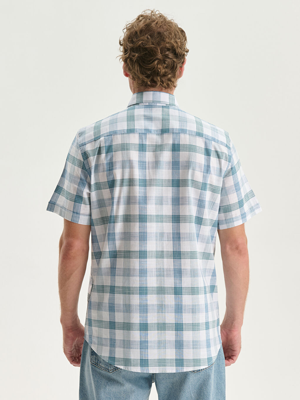 LCWAIKIKI Classic Standardni kroj Kratki rukav Karirani dezen Poplin Muška košulja -S5HD05Z8-LME