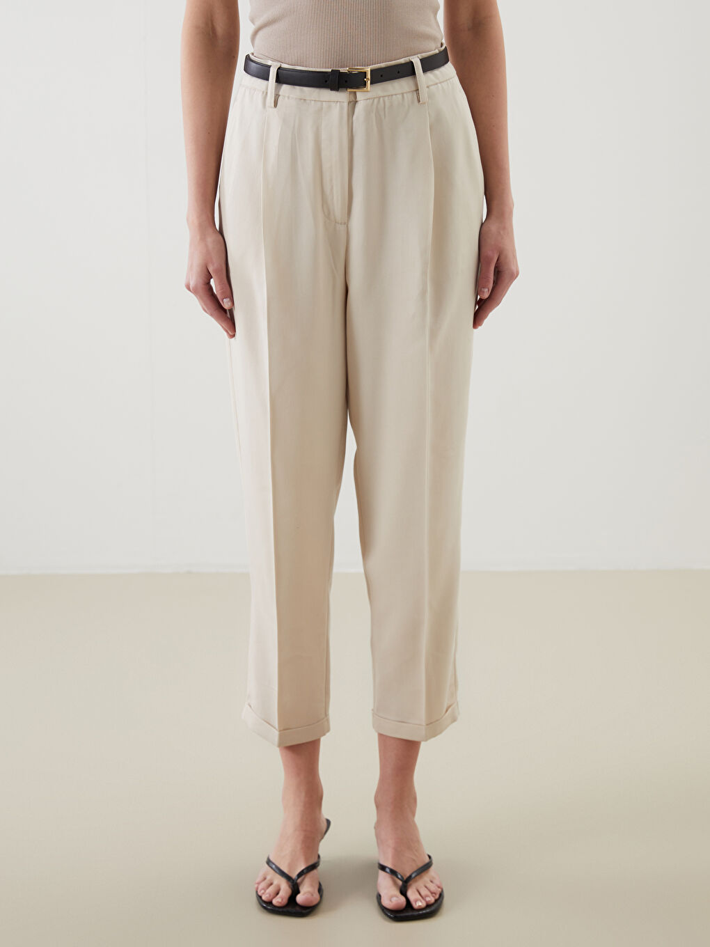 LCWAIKIKI Classic Belted High Waist Loose Fit Women's Trousers -S5HD25Z8-QH3