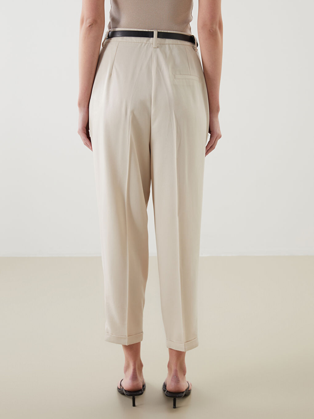 LCWAIKIKI Classic Belted High Waist Loose Fit Women's Trousers -S5HD25Z8-QH3