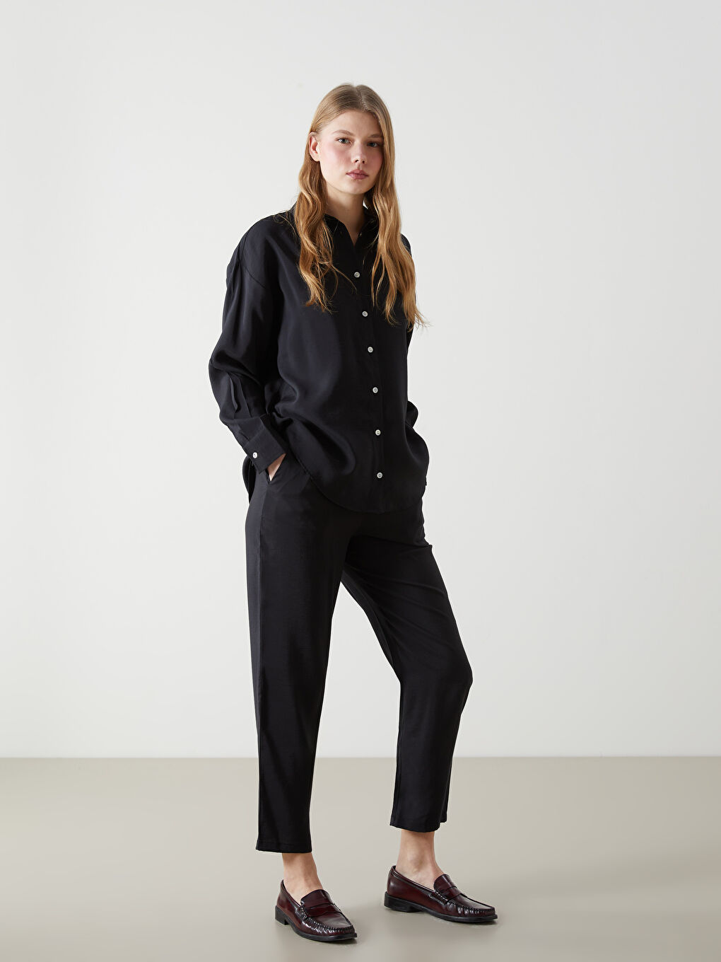 Siyah Beli Lastikli Kadın Pantolon