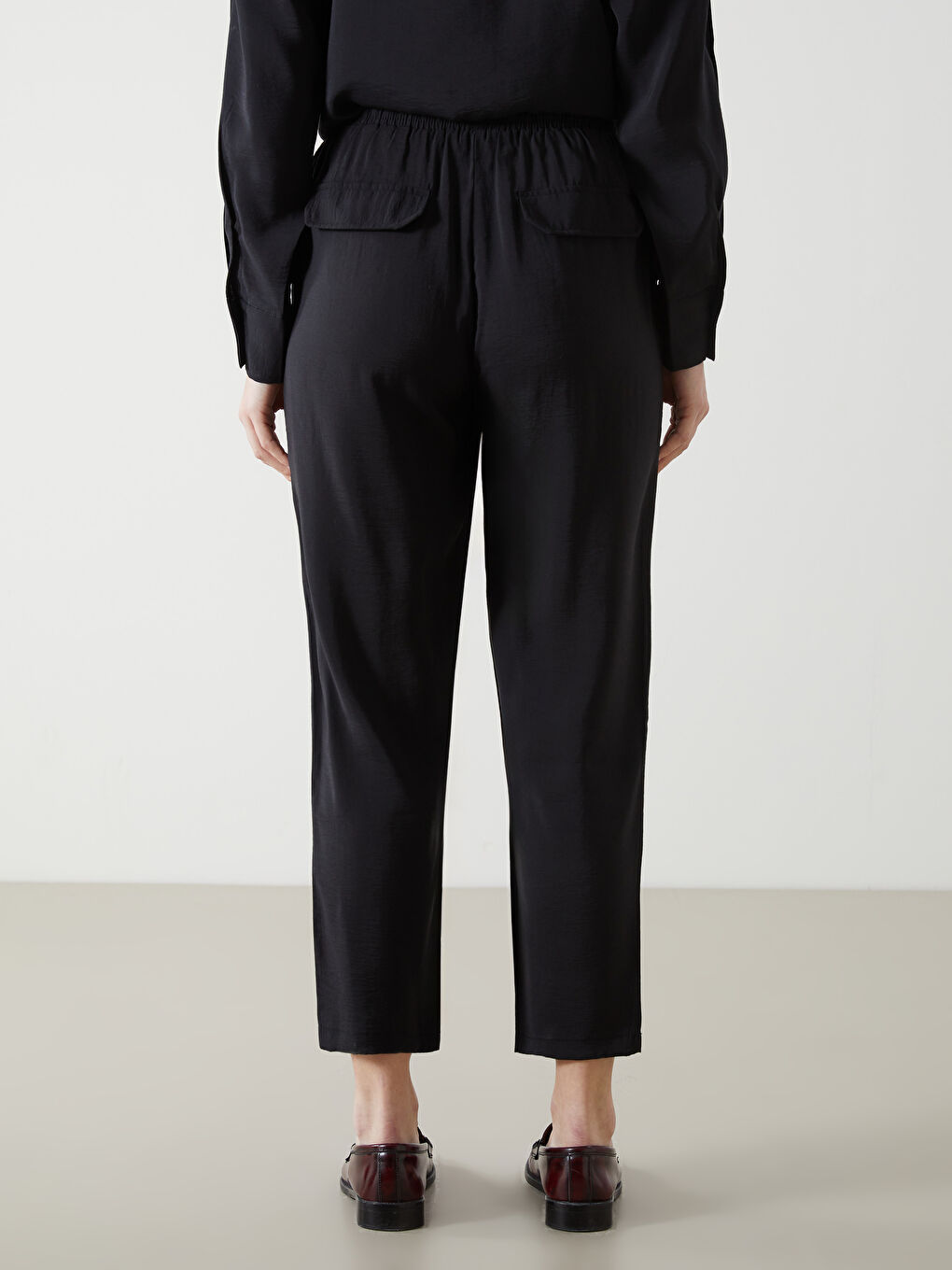 Siyah Beli Lastikli Kadın Pantolon-3