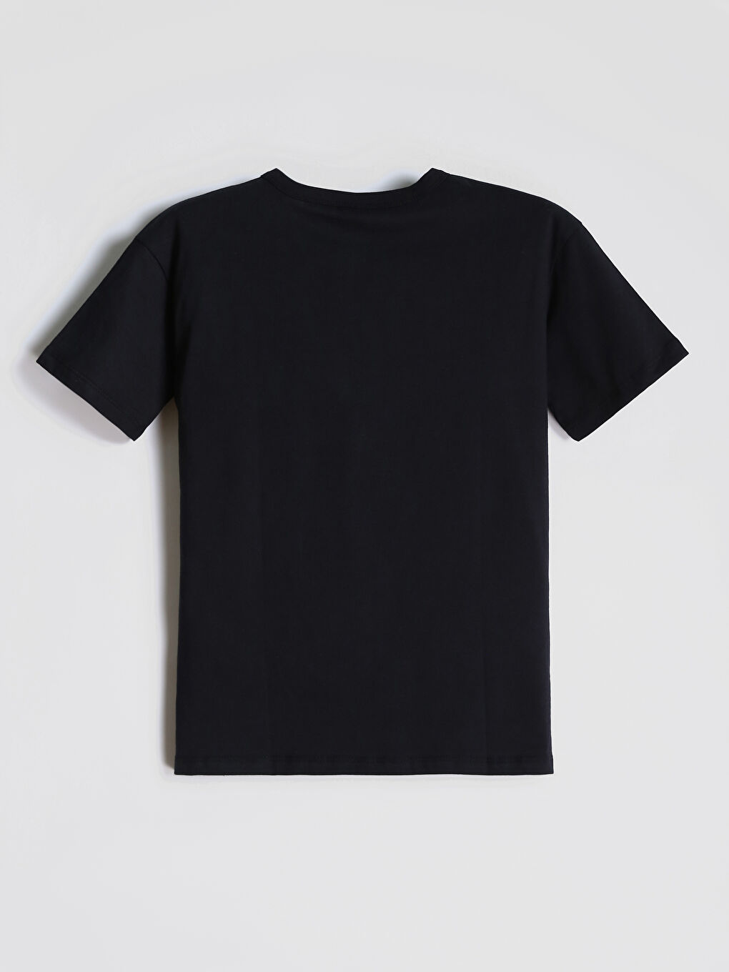 تيشيرت بياقة دائرية وشورت للأولاد-3