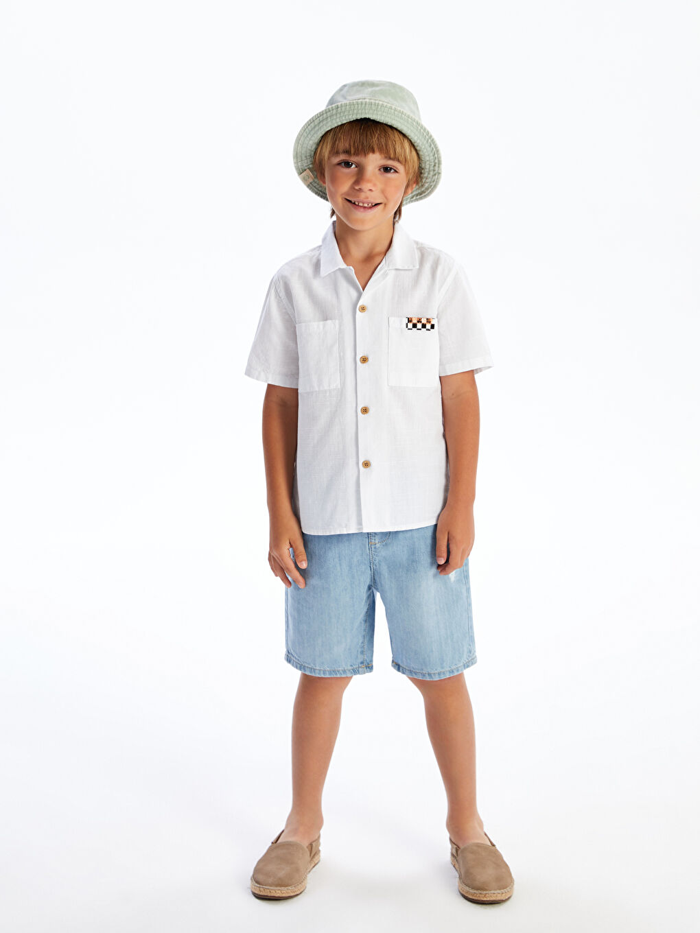 Beyaz Kısa Kollu Baskılı Erkek Çocuk Gömlek-1