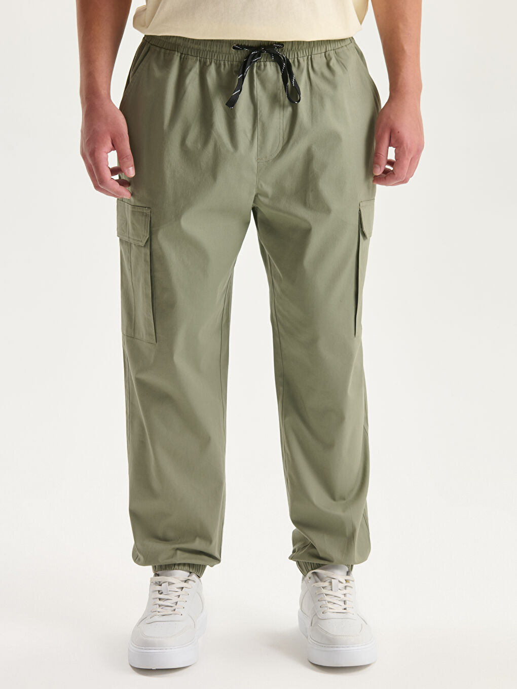 Standard Fit Men's Cargo Trousers-1