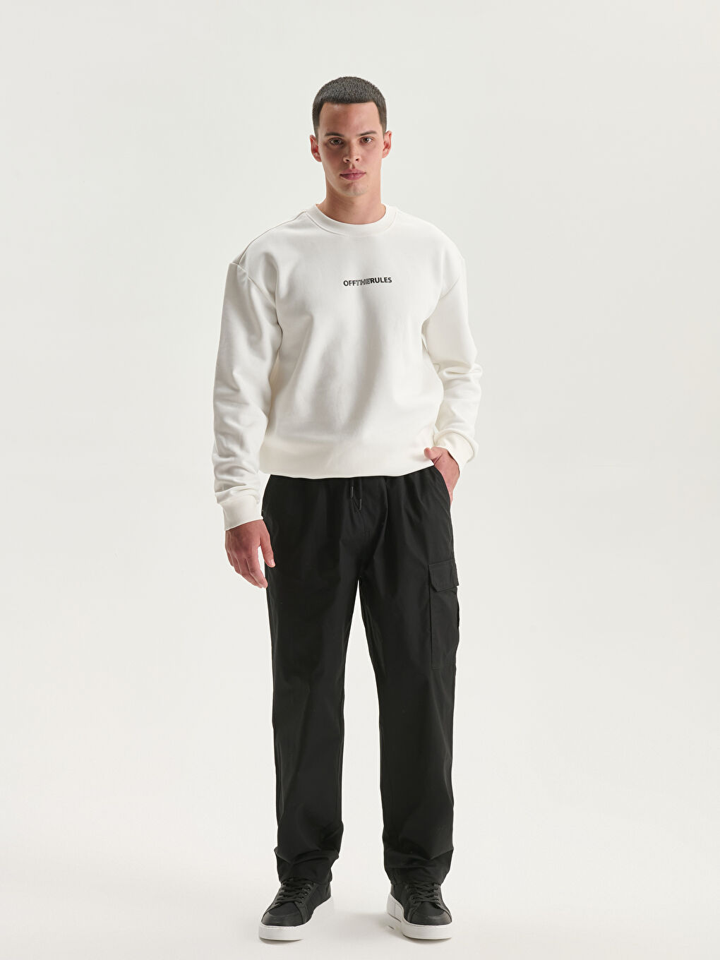 Relaxed Fit Men's Cargo Trousers