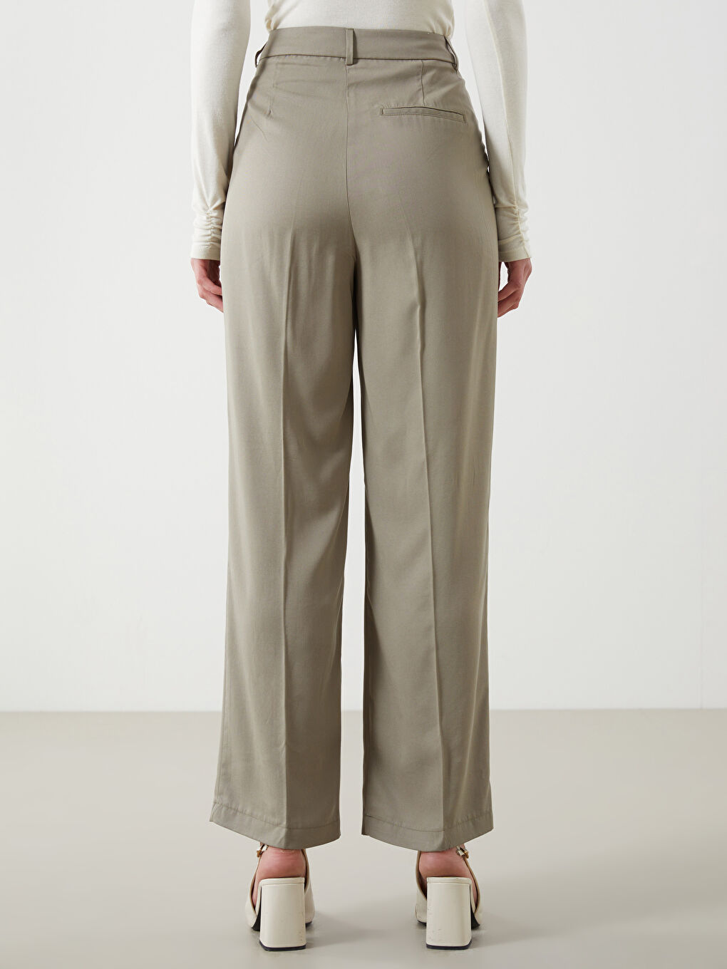 LCWAIKIKI Classic Kahverengi Loose Fit Geniş Paça  Kadın Pantolon - 3