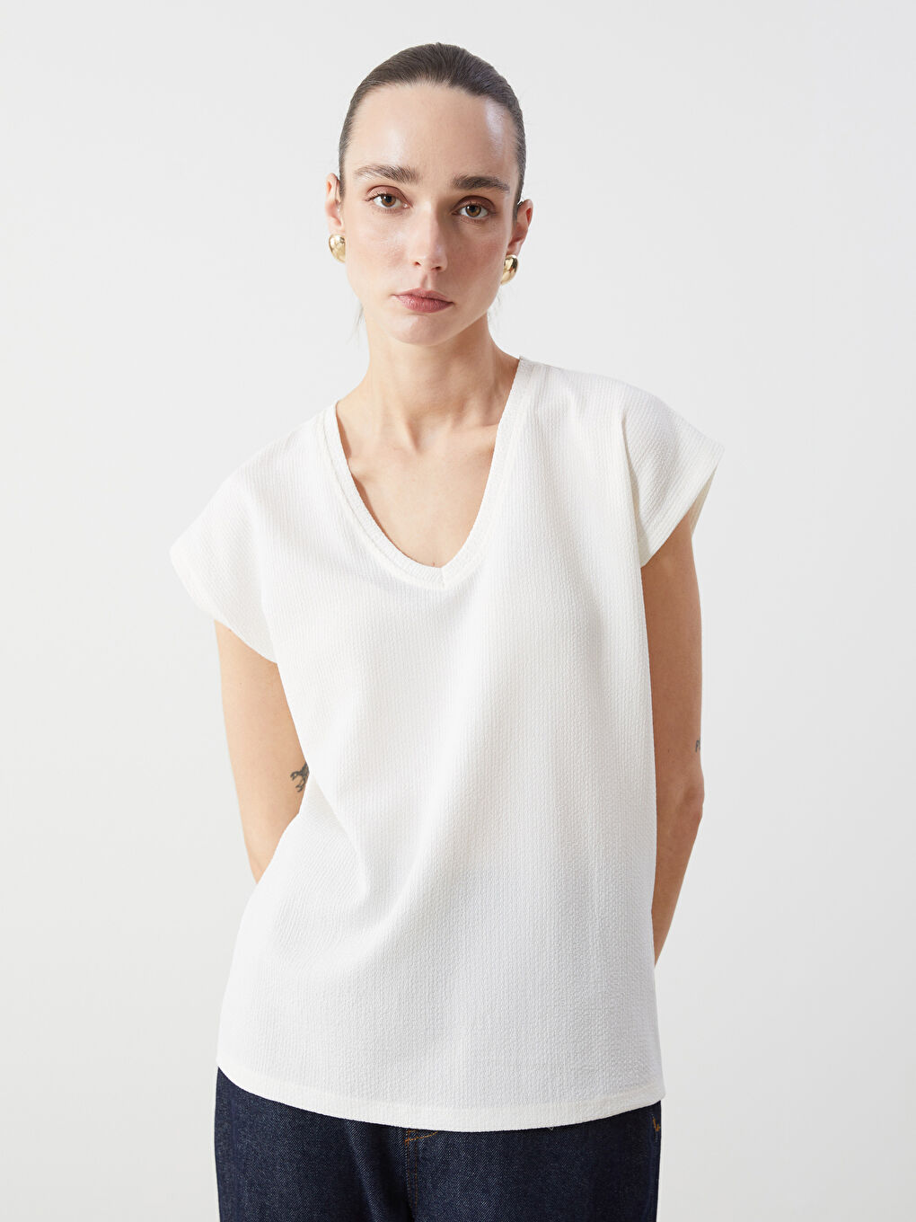 LCWAIKIKI Classic V-Neck Textured Women's T-Shirt -S5HG12Z8-FEW