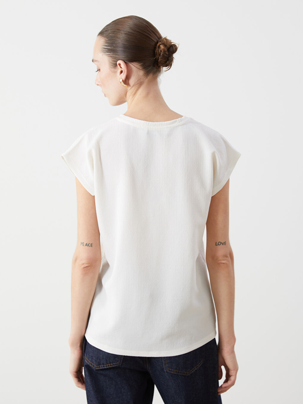 LCWAIKIKI Classic V-Neck Textured Women's T-Shirt -S5HG12Z8-FEW