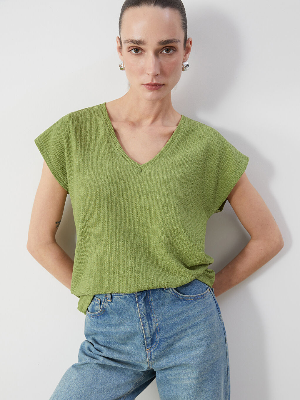 V-Neck Textured Women's T-Shirt -S5HG12Z8-GQ3