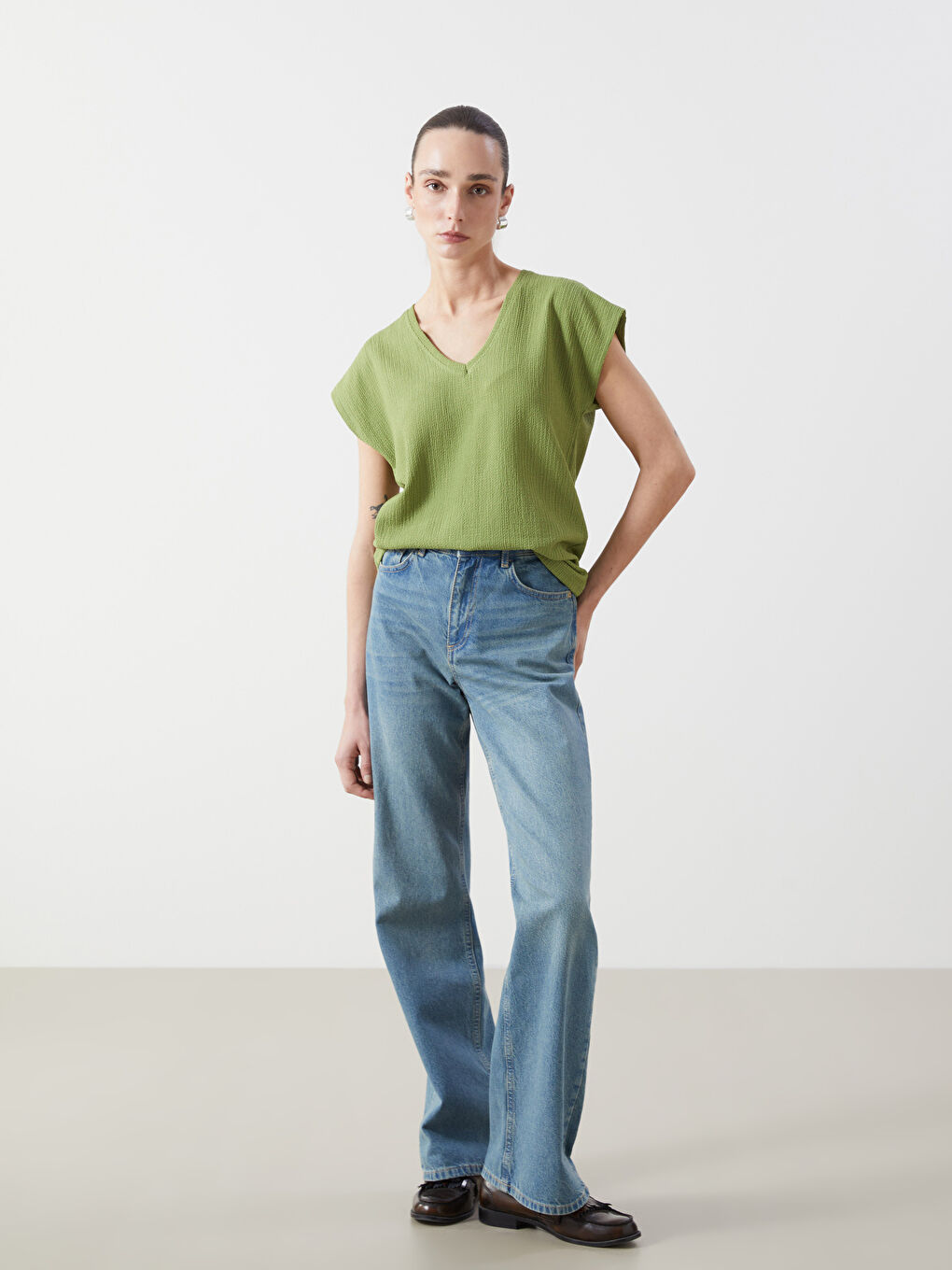 V-Neck Textured Women's T-Shirt -S5HG12Z8-GQ3