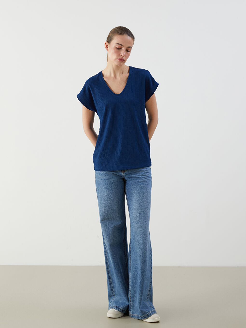 V-Neck Textured Women's T-Shirt -S5HG12Z8-HEU