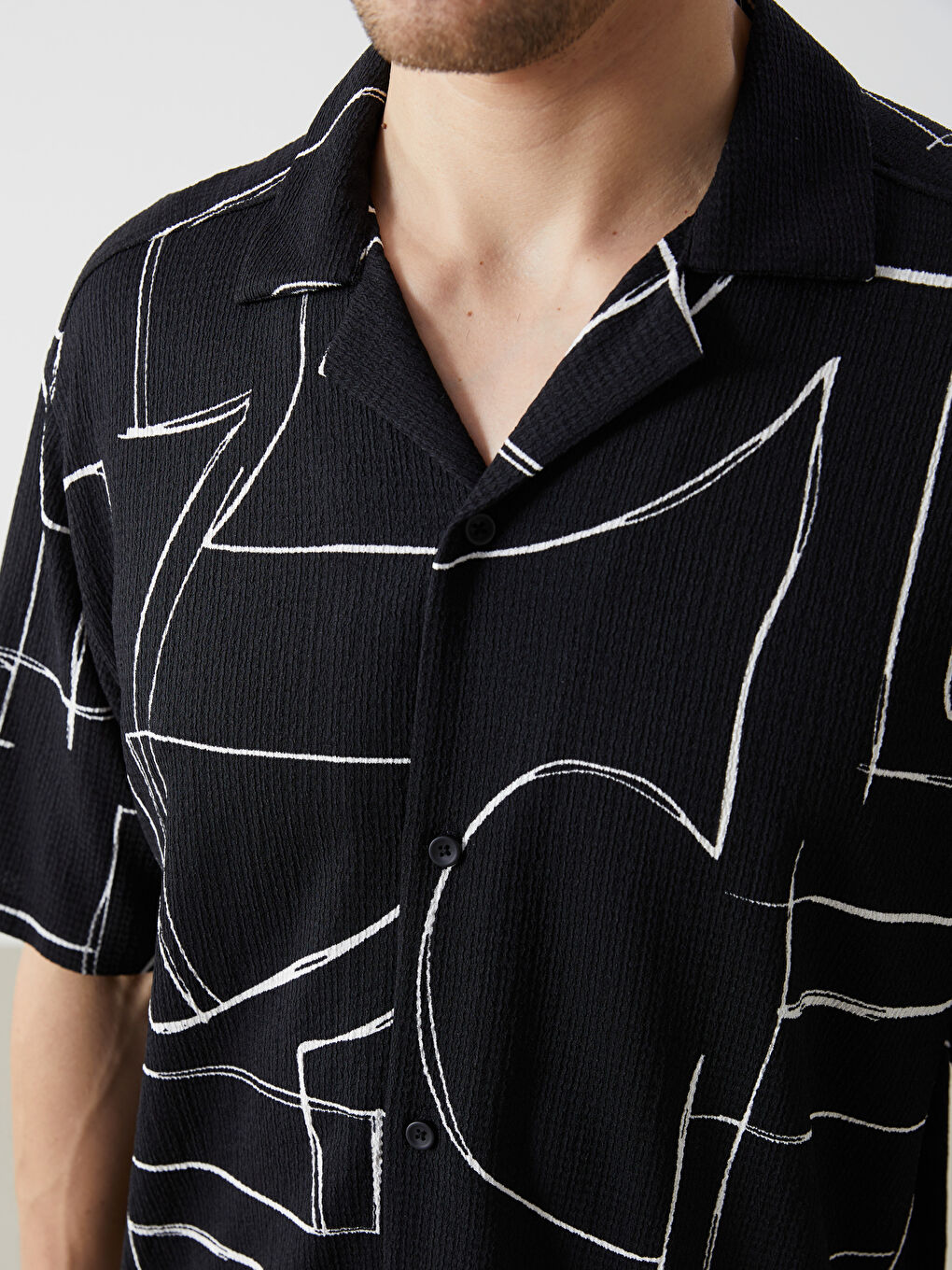 قميص رجالي بأكمام قصيرة وقصة عادية ونقشة-5