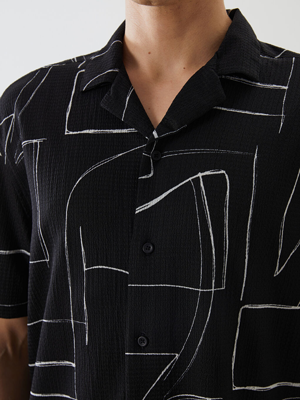 قميص رجالي بأكمام قصيرة وقصة عادية ونقشة-4