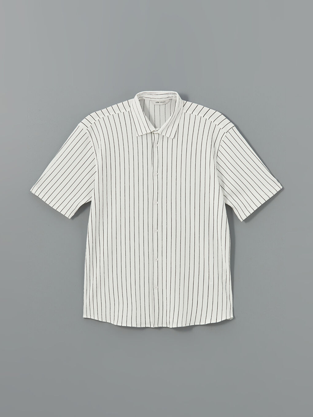 قميص رجالي مخطط بأكمام قصيرة بقصة عادية-3