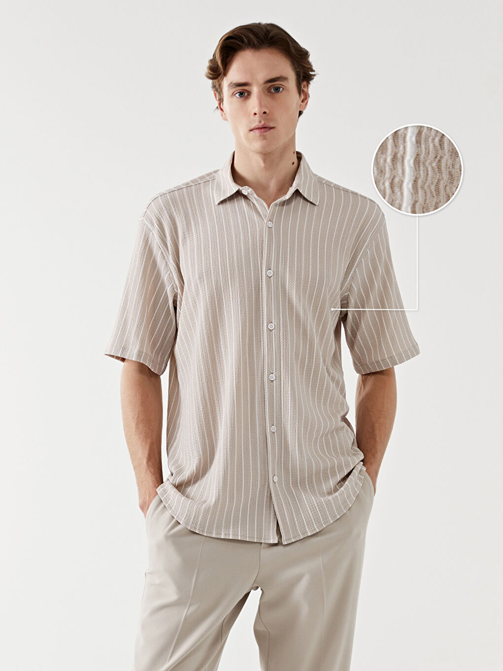 قميص رجالي مخطط بأكمام قصيرة بقصة عادية-1