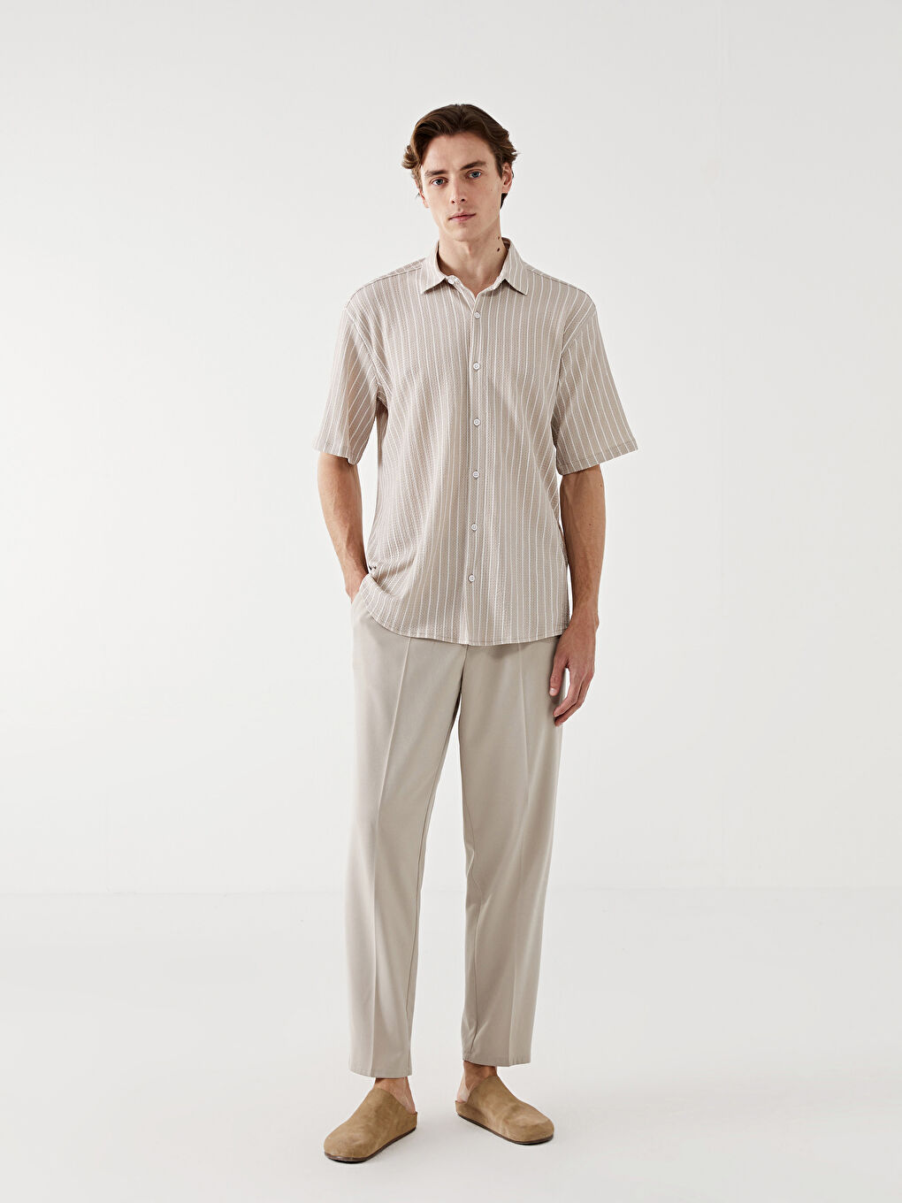 قميص رجالي مخطط بأكمام قصيرة بقصة عادية-3