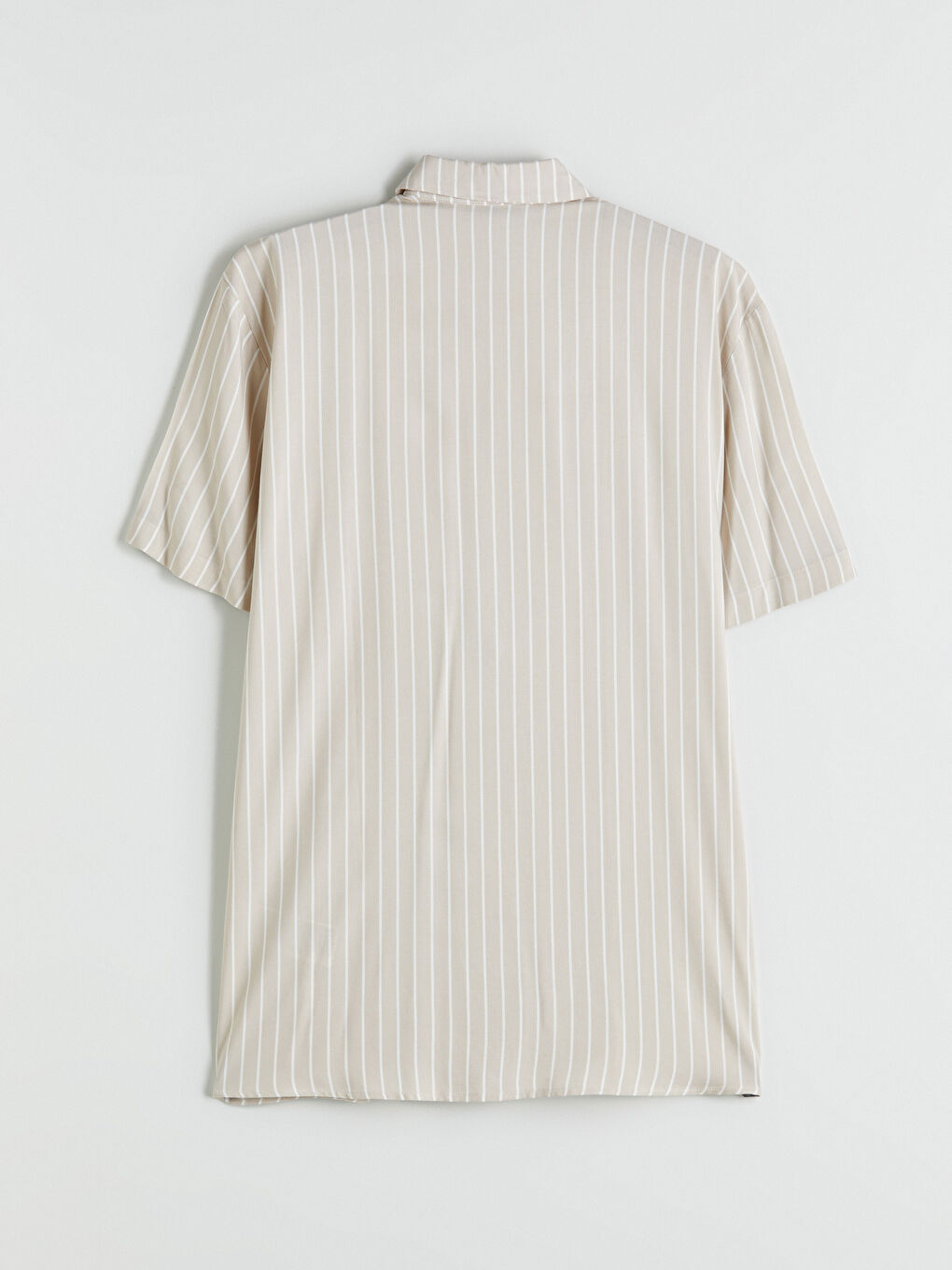 قميص رجالي مخطط بأكمام قصيرة بقصة عادية-10