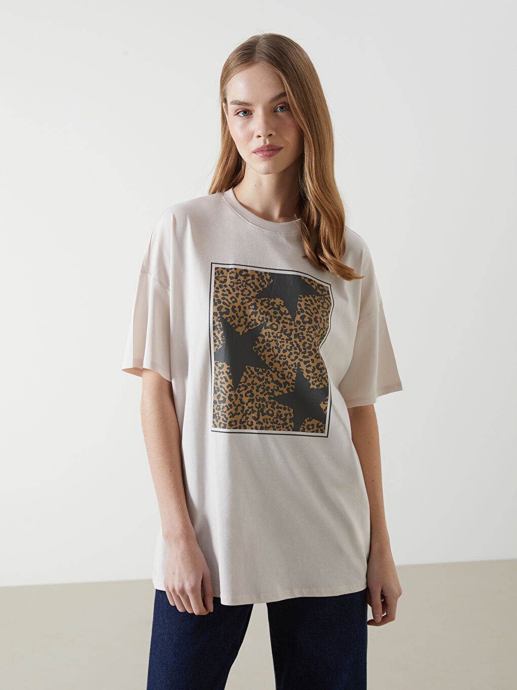 Bej Bisiklet Yaka Baskılı Oversize Kadın Tişört