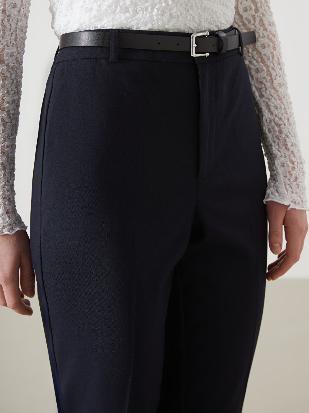 Lacivert Beli Kemerli Havuç Kesim Kadın Pantolon-2