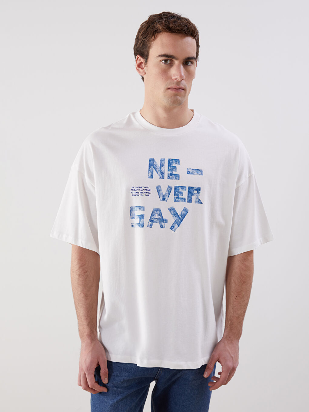 Beyaz Bisiklet Yaka Kısa Kollu Baskılı Penye Erkek Tişört