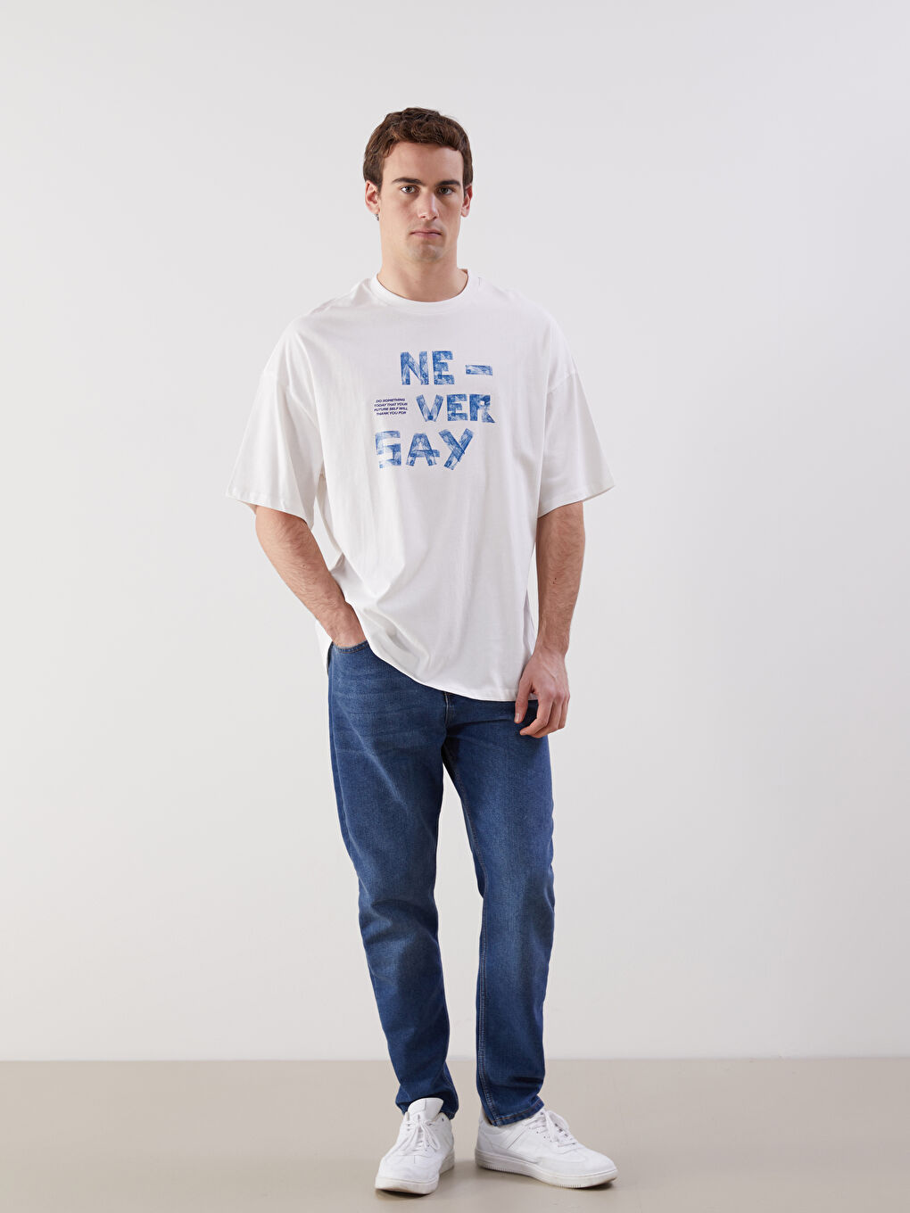 Beyaz Bisiklet Yaka Kısa Kollu Baskılı Penye Erkek Tişört-1