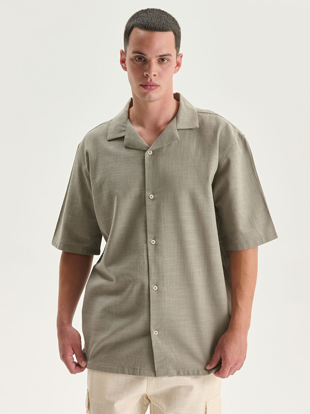 Relaxed Fit Resort Collar Short Sleeve Men's Shirt