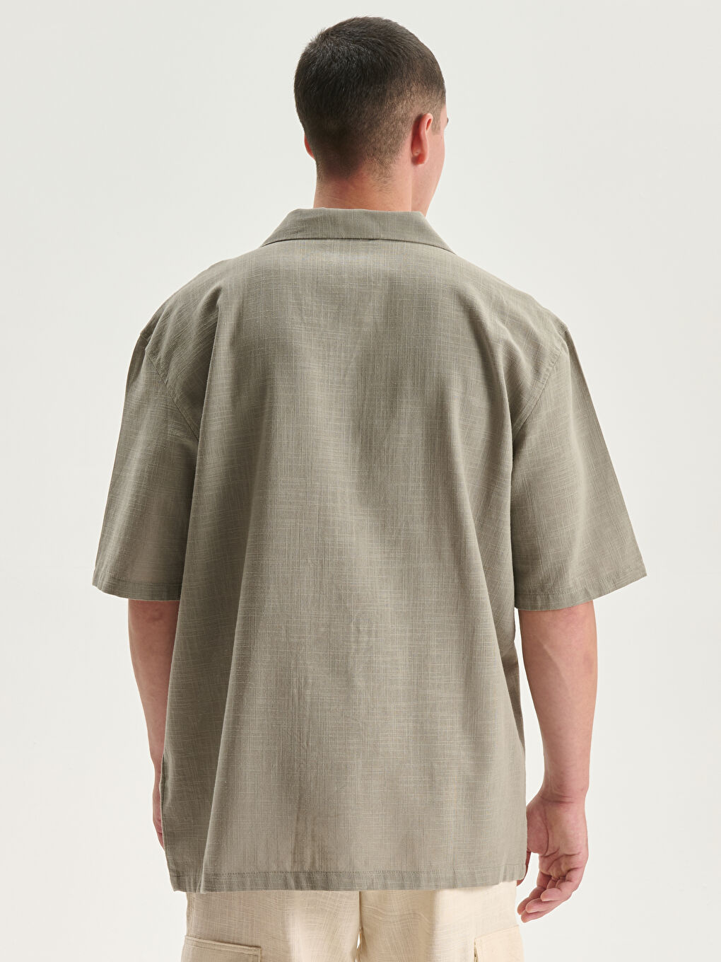 Relaxed Fit Resort Collar Short Sleeve Men's Shirt-3