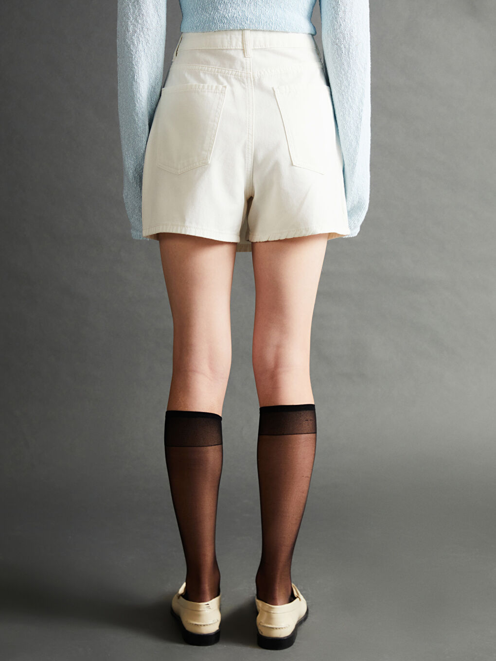 Beyaz Dar Fit Kadın Jean Şort Etek-3