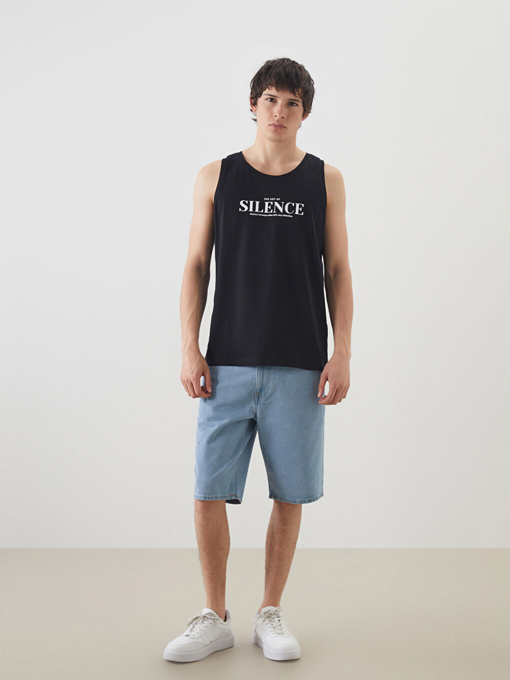 Siyah Bisiklet Yaka Baskılı Erkek Kolsuz Tişört-1