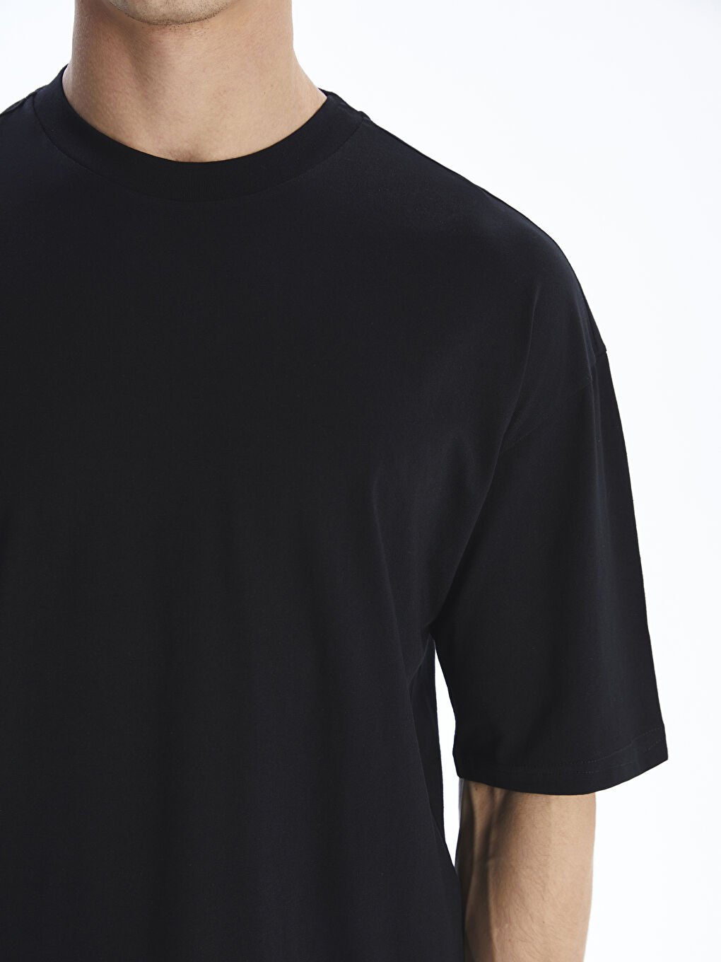 تيشيرت رجالي برقبة دائرية من قماش جيرسي-2