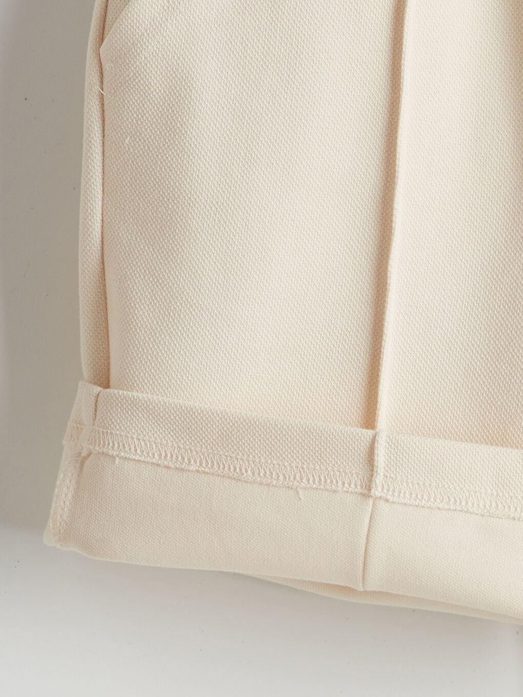 Bej Beli Lastikli Erkek Çocuk Şort-1