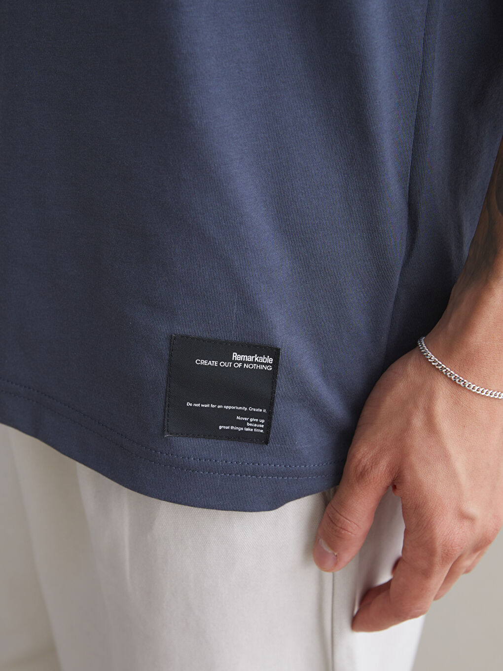 Antrasit Kapüşonlu Erkek Kolsuz Tişört-2