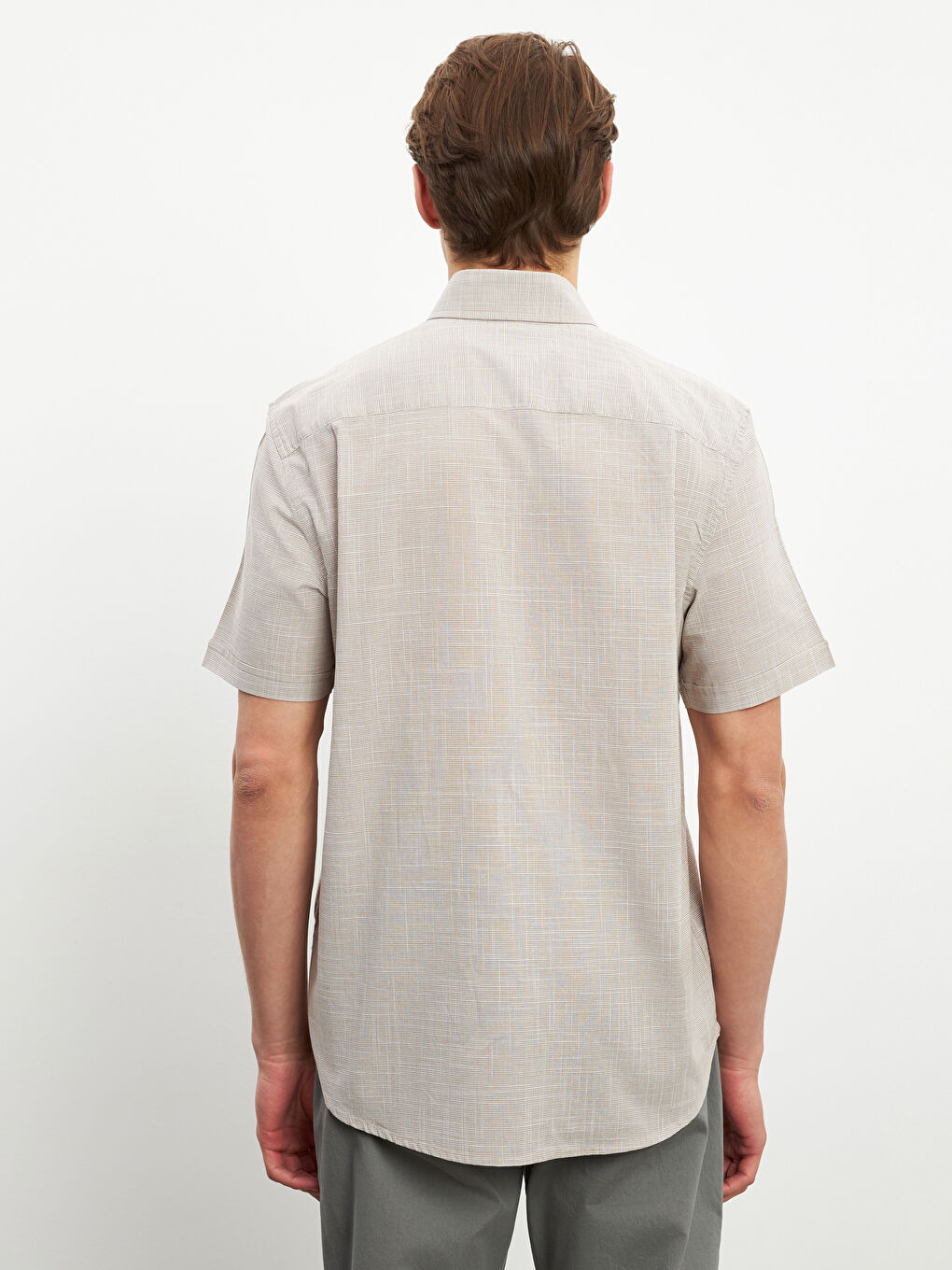 قميص بوبلين كم قصير بقصة عادية للرجال-7