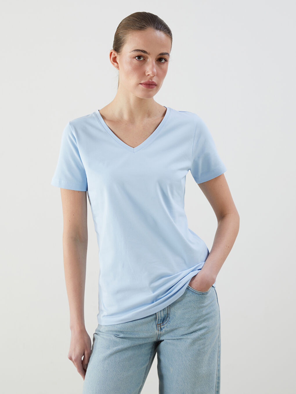 әйелдерге арналған v жағалы футболка