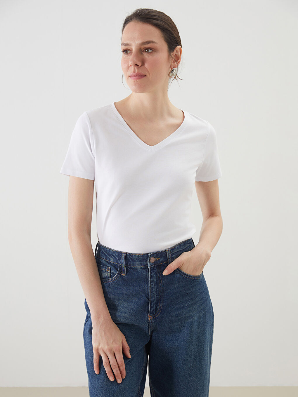 әйелдерге арналған v жағалы футболка-1