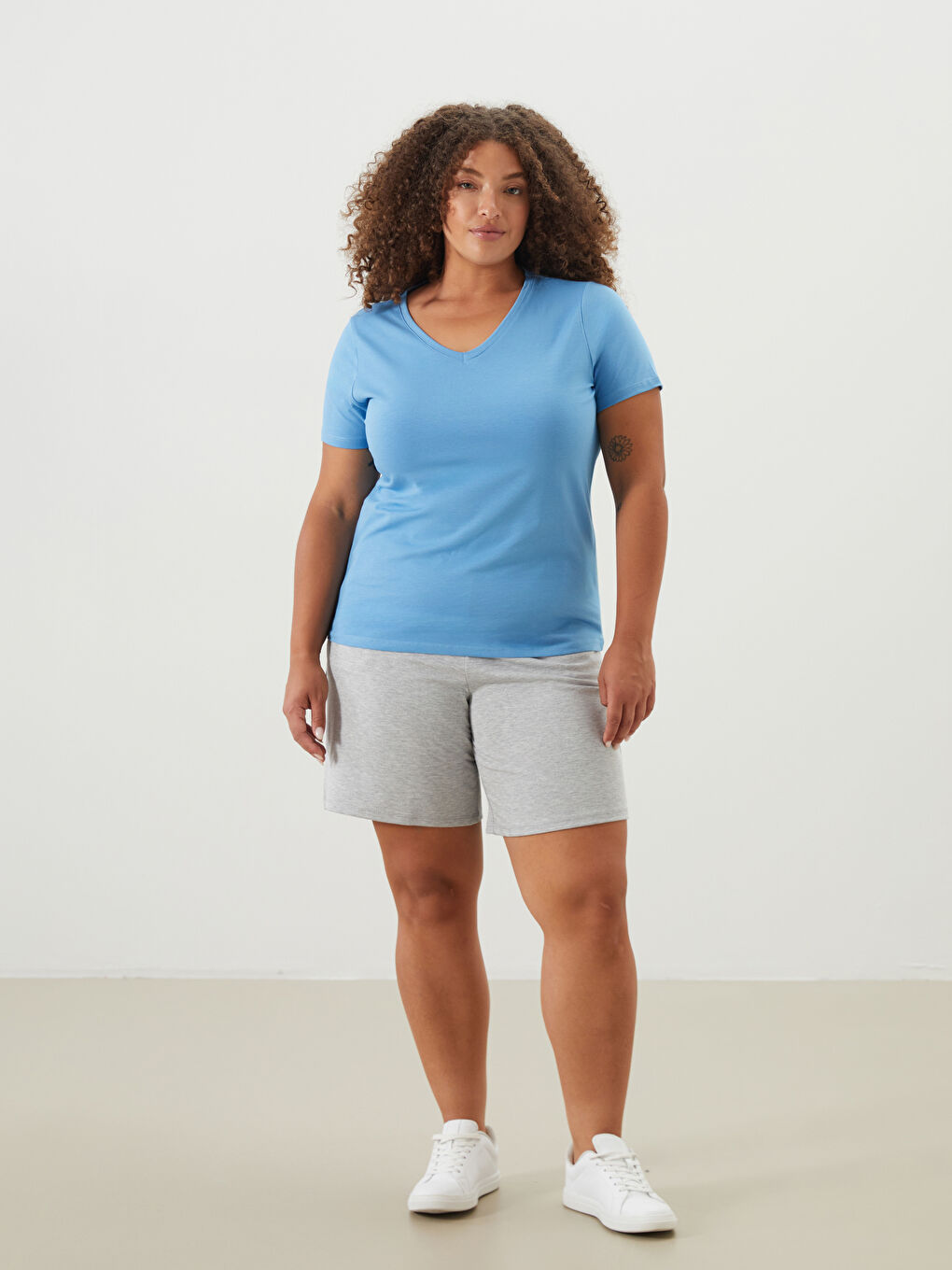 LCWAIKIKI Classic V Neck Women's T-Shirt -S5HO20Z8-JSU