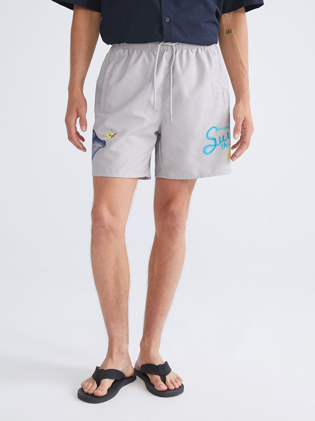 Gri Kısa Boy Sünger Bob Baskılı Erkek Deniz Şortu-1