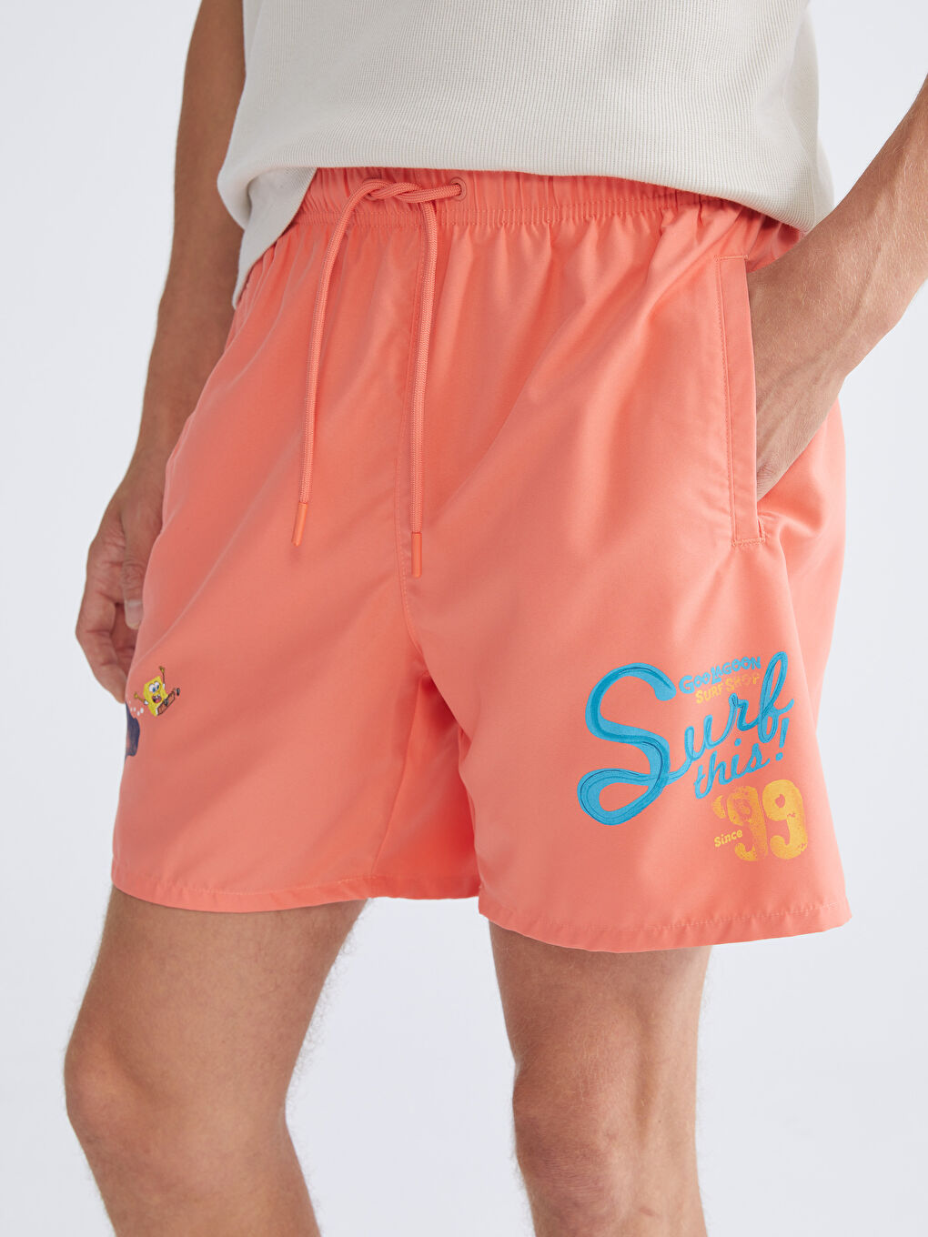 Mercan Kısa Boy Sünger Bob Baskılı Erkek Deniz Şortu-2