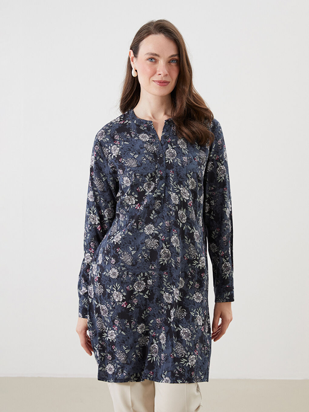 LCWAIKIKI Classic Crew Neck Floral Women's Tunic -S5HP37Z8-LQJ