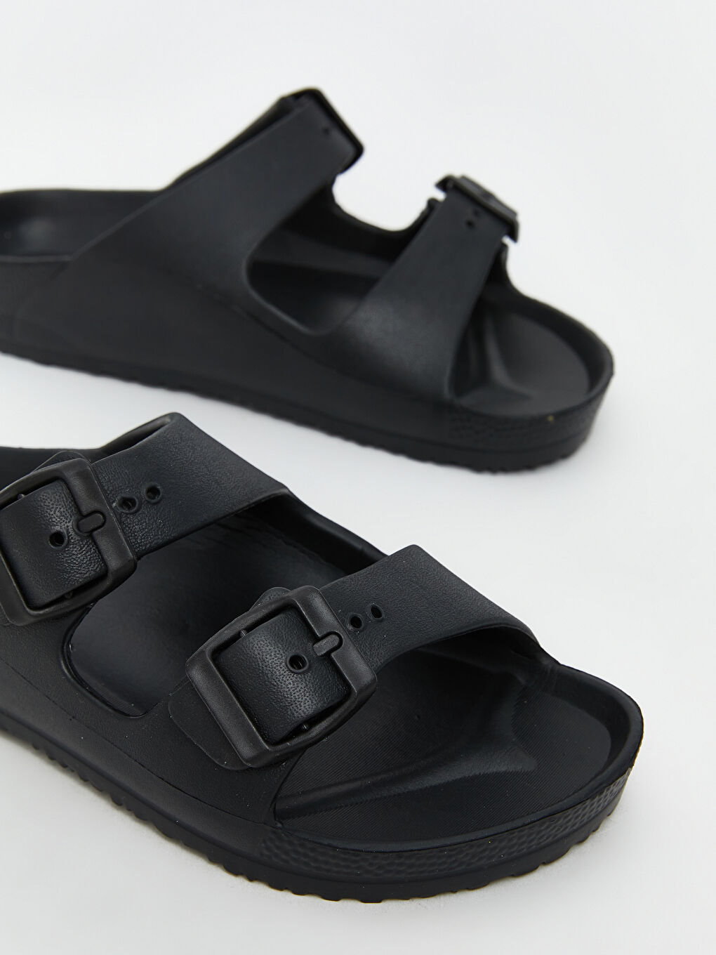 Buckle Detailed Double Strap Boys' Slipper-2