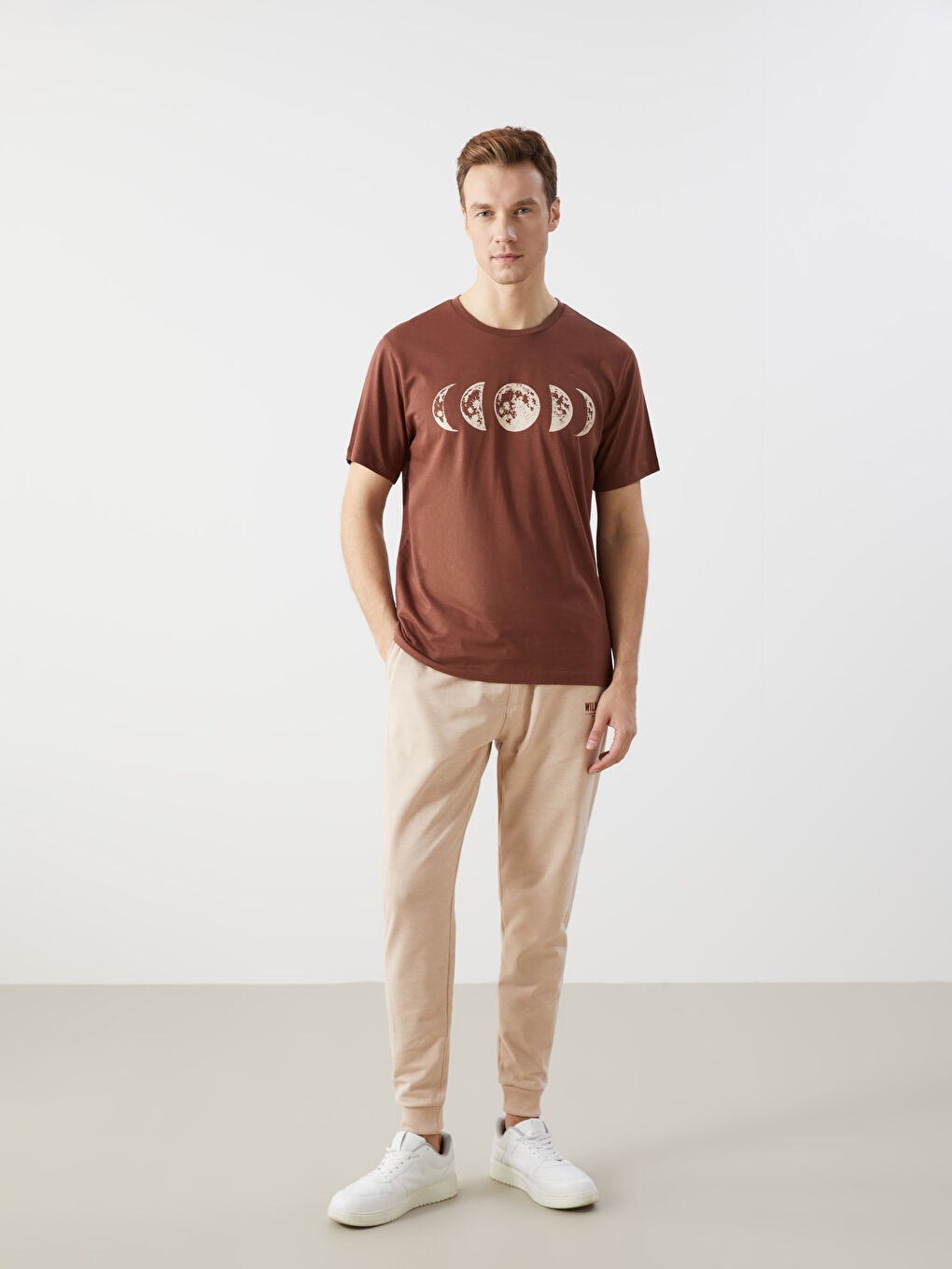 Kahverengi Bisiklet Yaka Baskılı Erkek Tişört-1