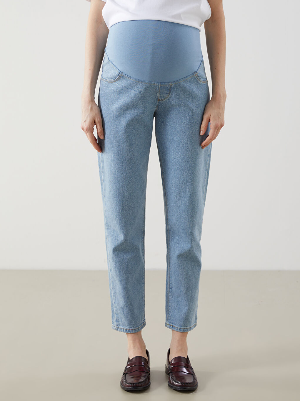 Maternity Mom Fit Jeans with Over-Bump Panel -S5HP95Z8-507