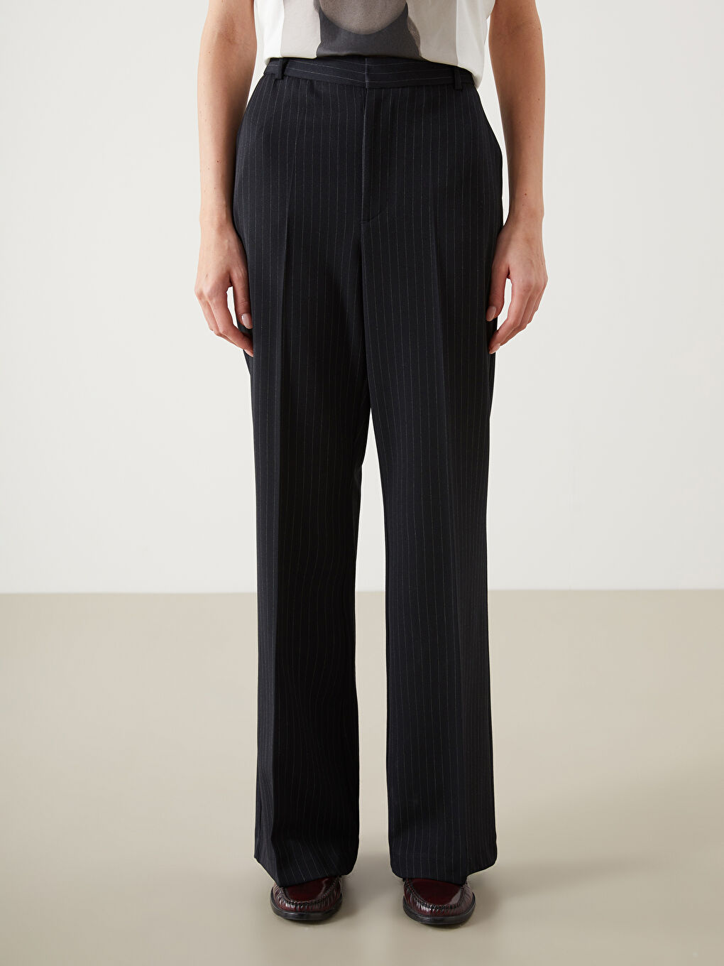 Lacivert Standart Fit Çizgili İspanyol Paça Kadın Pantolon-1