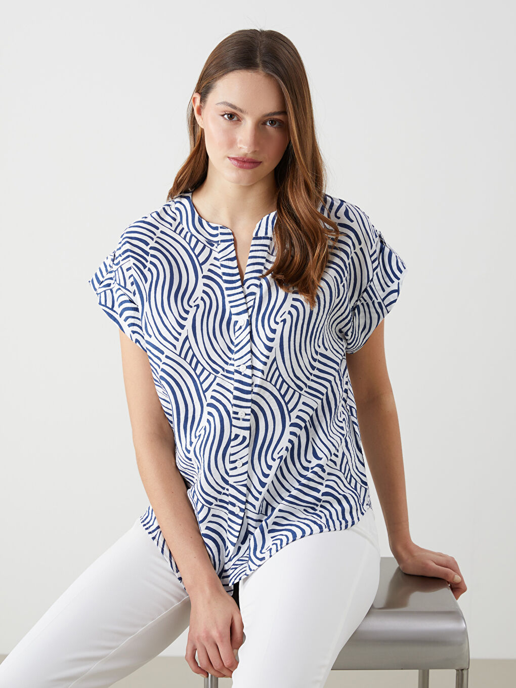 Siyah Kaçık Yaka Desenli Oversize Kadın Bluz