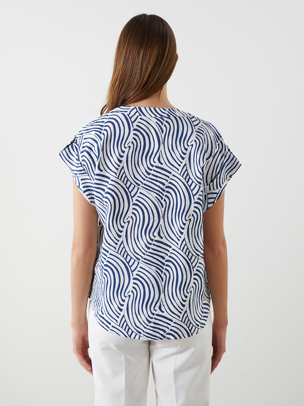 Siyah Kaçık Yaka Desenli Oversize Kadın Bluz-3