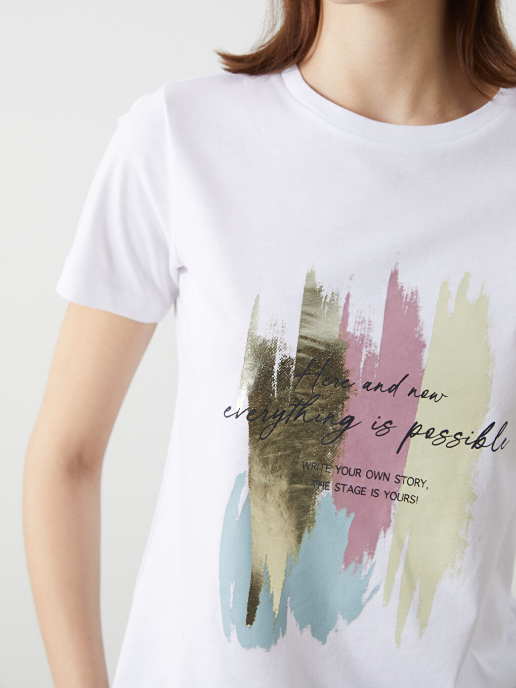 Beyaz Bisiklet Yaka Baskılı Kadın Tişört-2